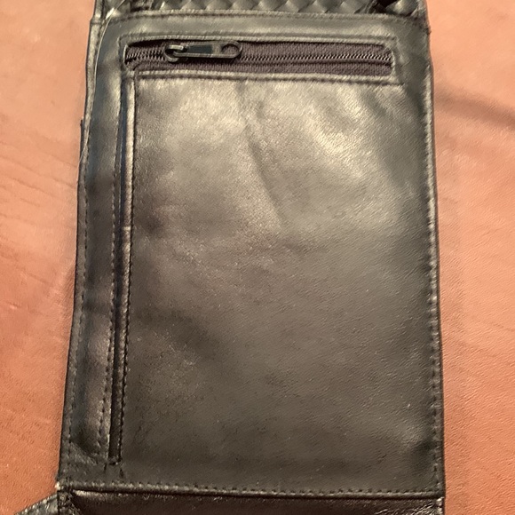 Ladies small wallet on a string purse. Excellent condition (see photos). Black - Picture 11 of 11